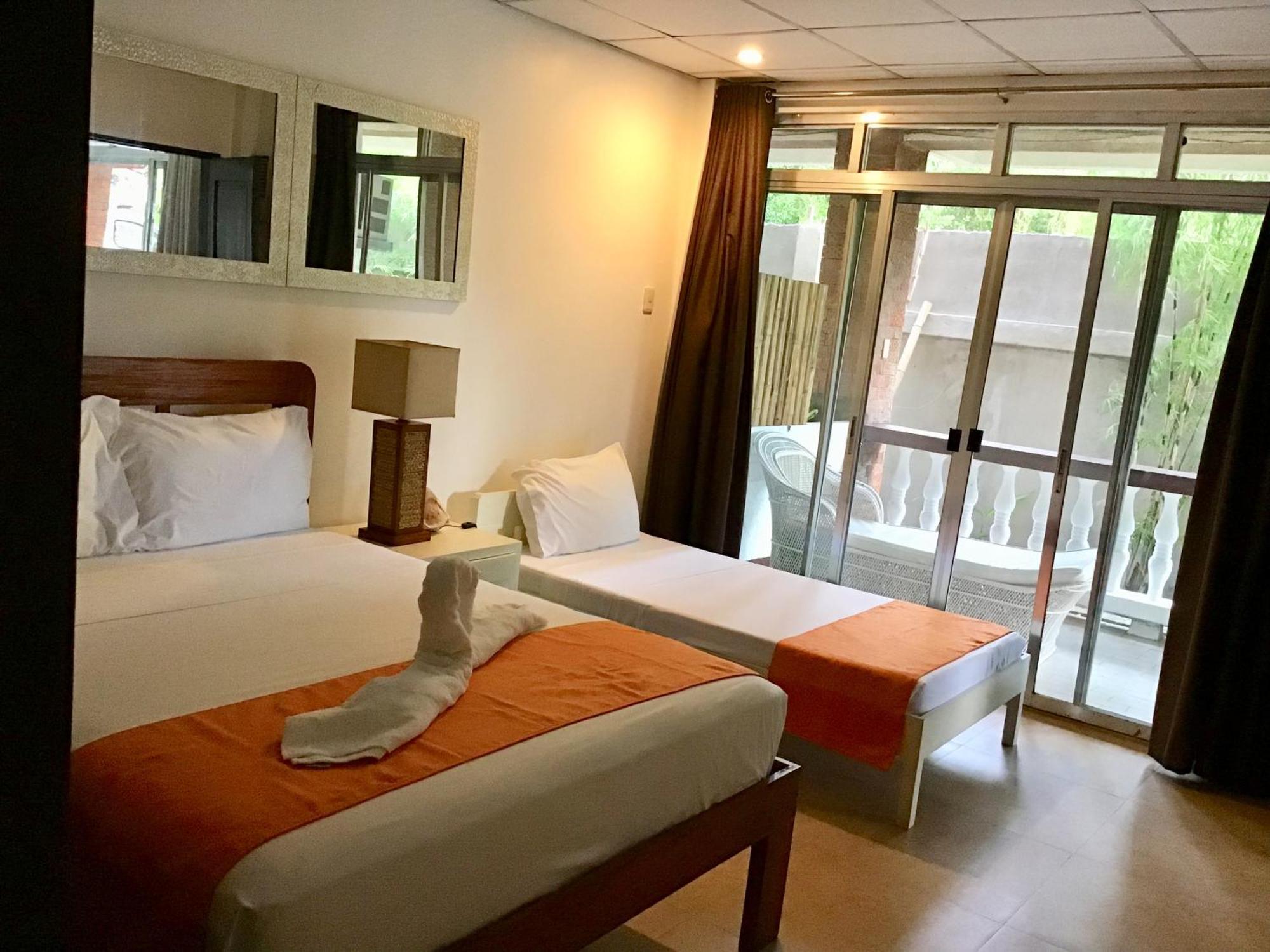 1888 Beach Resort Dumaguete City Eksteriør bilde
