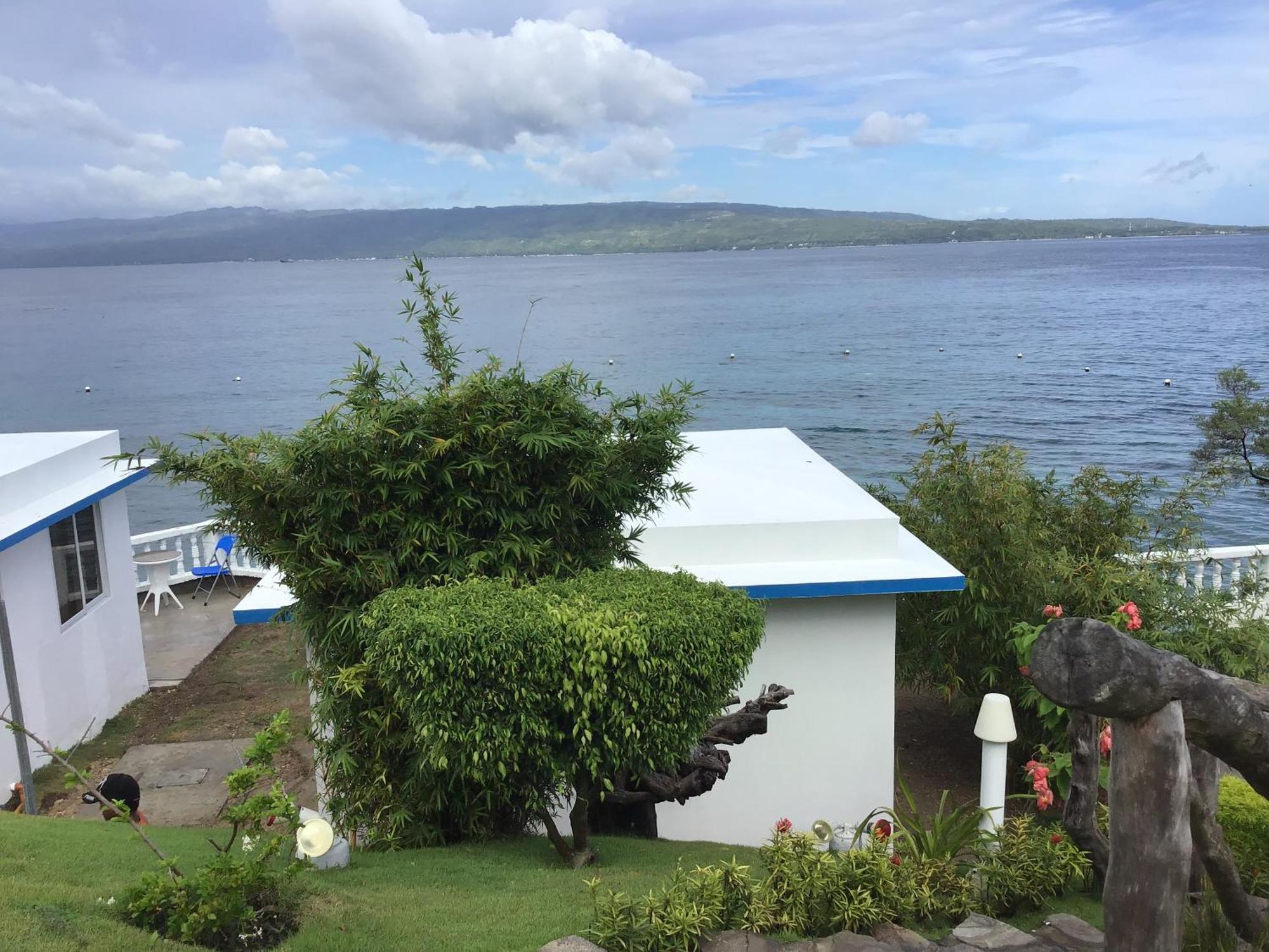 1888 Beach Resort Dumaguete City Eksteriør bilde